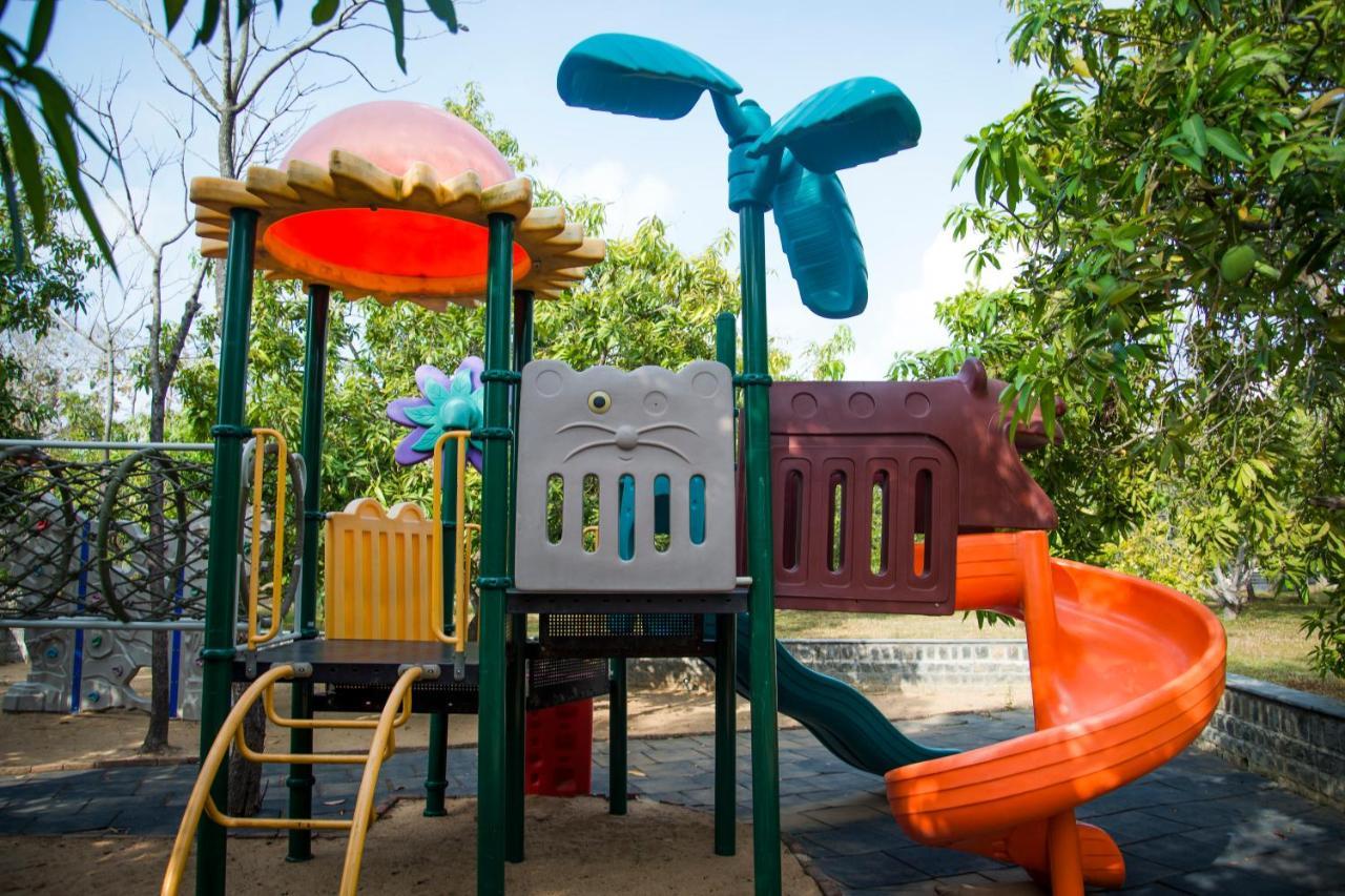 Esthell Village Resort Mahabalipuram Exterior foto